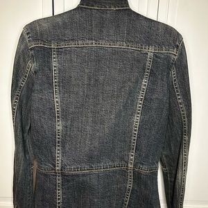 Gap denim Jean jacket size small. Detailed piping. Nicely tapered.